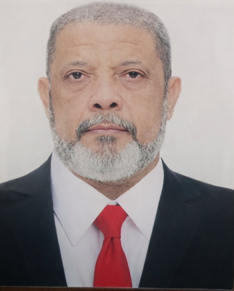 Dr. Domingo Martínez